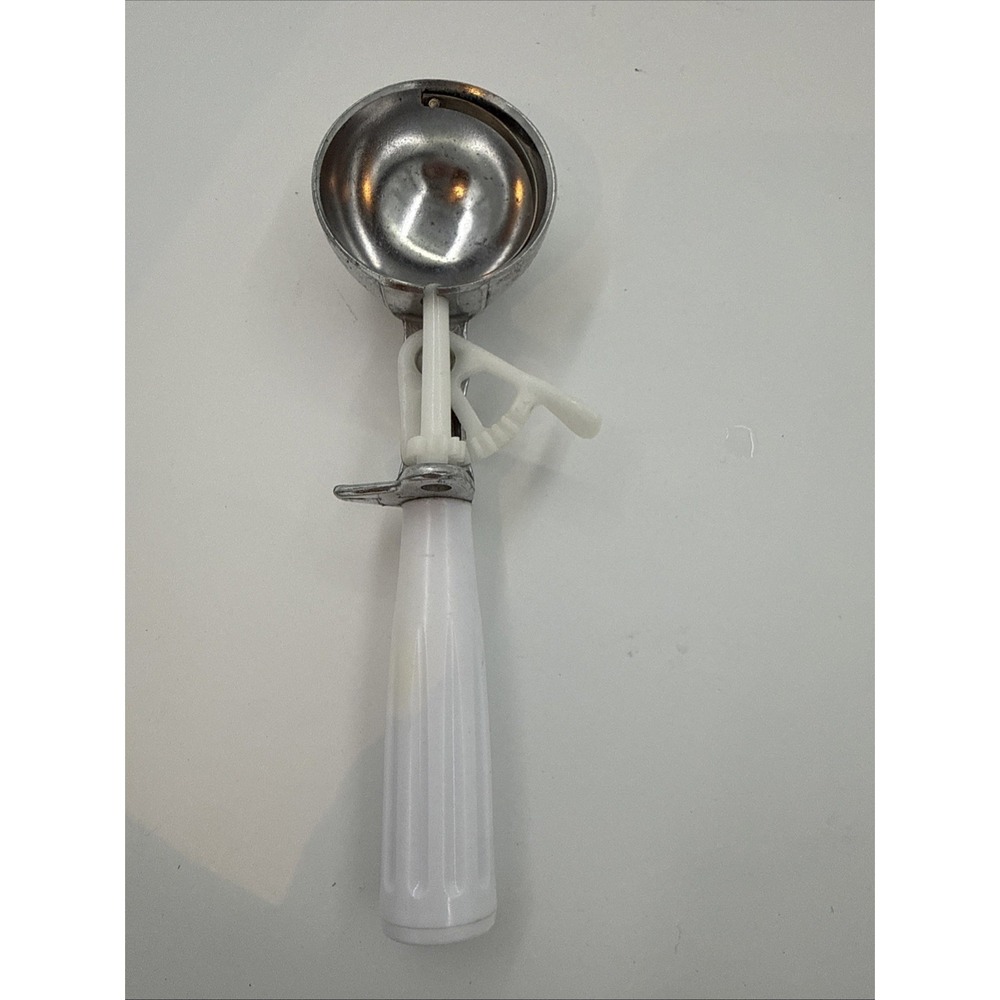 Vintage Ekco Taiwan Ice Cream Scoop White Handle